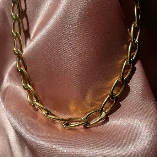La Barbie Gold Chain Necklace